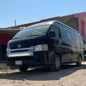 TOYOTA HIACE 14 Pasajeros